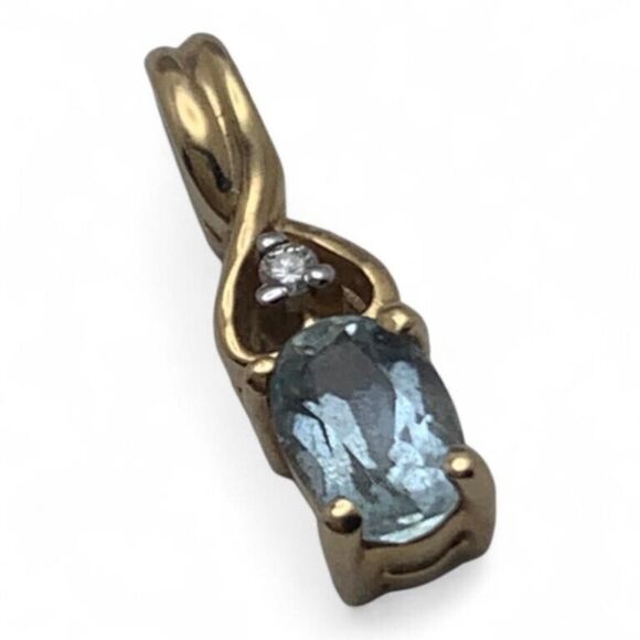 14k Yellow Gold Aquamarine & Diamond Pendant